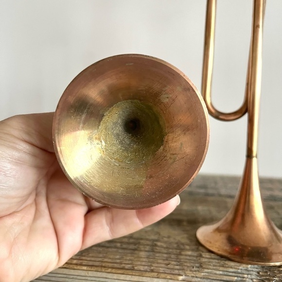 Brass bugle horn candlesticks set of 3 - Picture 4 of 4